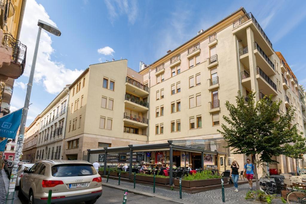 Space In Gozsdu Budapeste Exterior foto